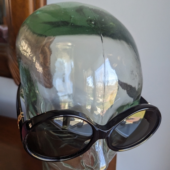 New Authentic Yves Saint Laurent women's sunglasses - Picture 14 of 16